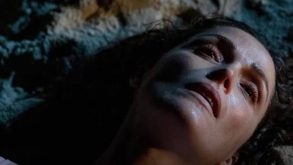 If I Had Legs I’d Kick You StoryLine