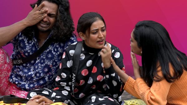 Clashing With Strong Female Voices