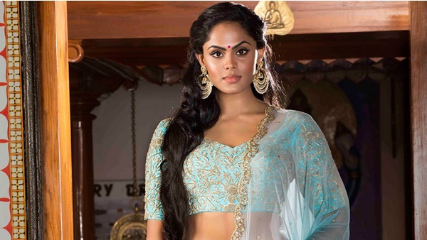 കാര്‍ത്തിക നായര്‍ (മലയാളം)