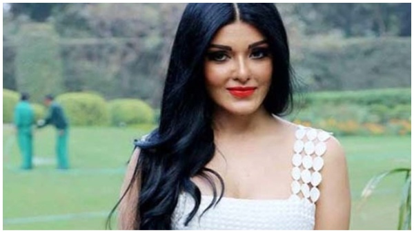 कोएना मित्रा