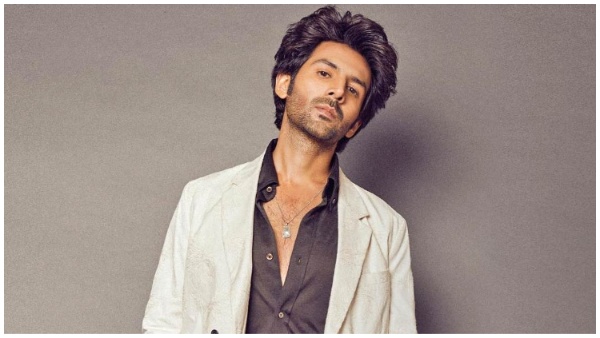 शानदार घर और कारों के मालिक कार्तिक