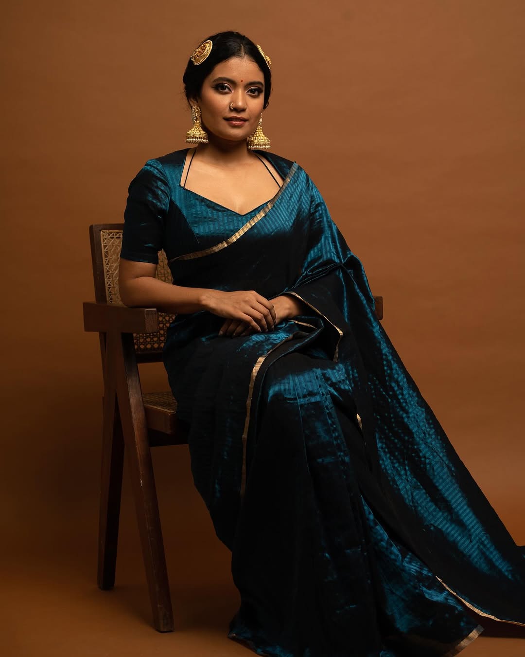 Bold And Beautiful Retro Saree Statements