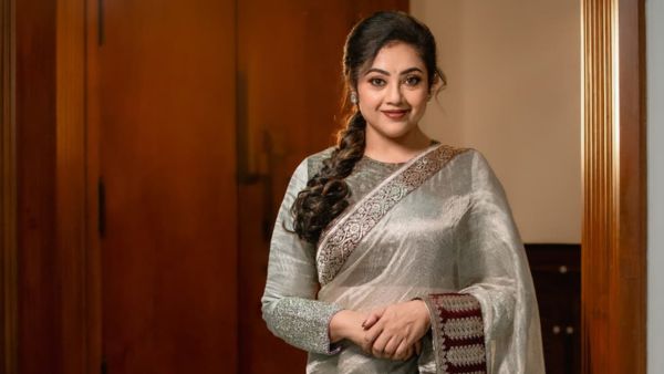 The Singer Behind the Screen