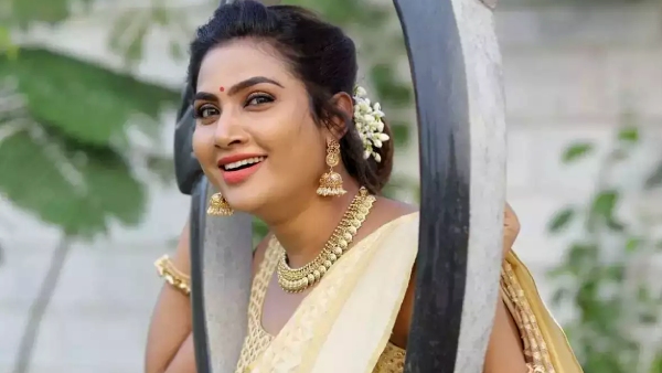 மைனா நந்தினி