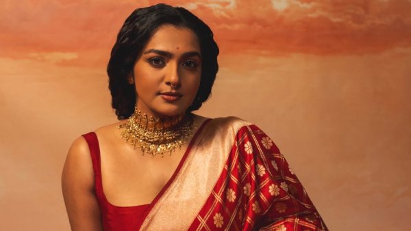 The Classic Saree Elegance