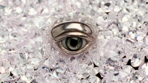 Why You Should Watch Reflection in A Dead Diamond