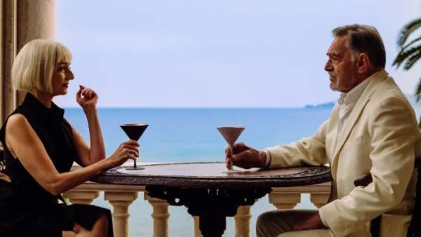 Reflection In A Dead Diamond Cast & Crew