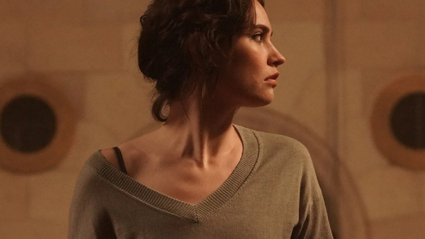 Relay Movie Story Plot