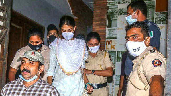 रिया चक्रवर्ती