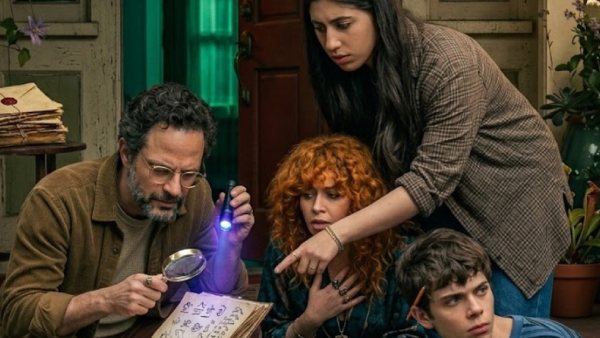 Roommates Cast & Crew