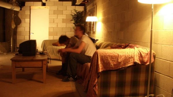 Secret Mall Apartment Cast & Performances