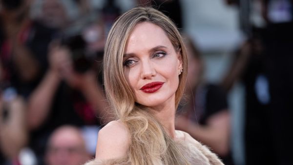  Angelina Jolie