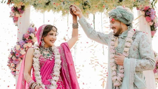 Sakshi Agarwal & Navneet Mishra