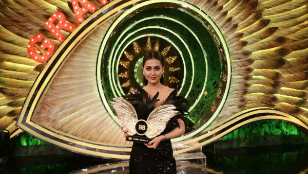 तेजसस्वी प्रकाश