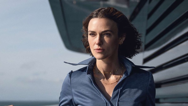 The Woman In Cabin 10 StoryLine