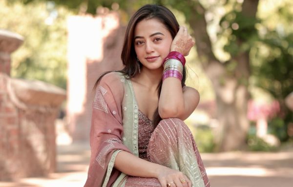 Helly Shah Early Life And Education