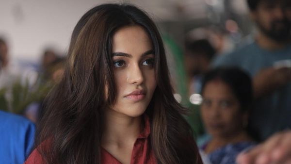 Strong Social Themes