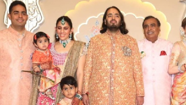 आकाश अंबानी और श्लोका मेहता का आउटफिट