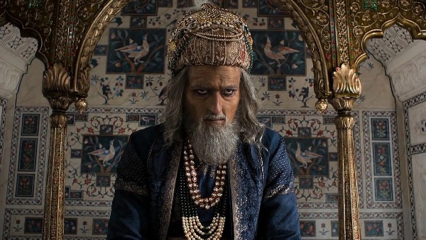 इतिहास, देशभक्ति और एक्शन