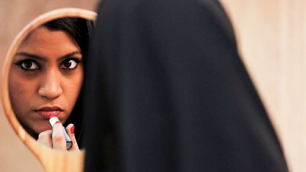 लिपस्टिक अंडर माय बुर्का