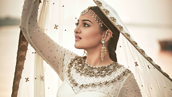 सोनाक्षी सिन्‍हा