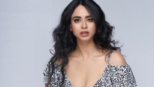 सौंदर्या शर्मा