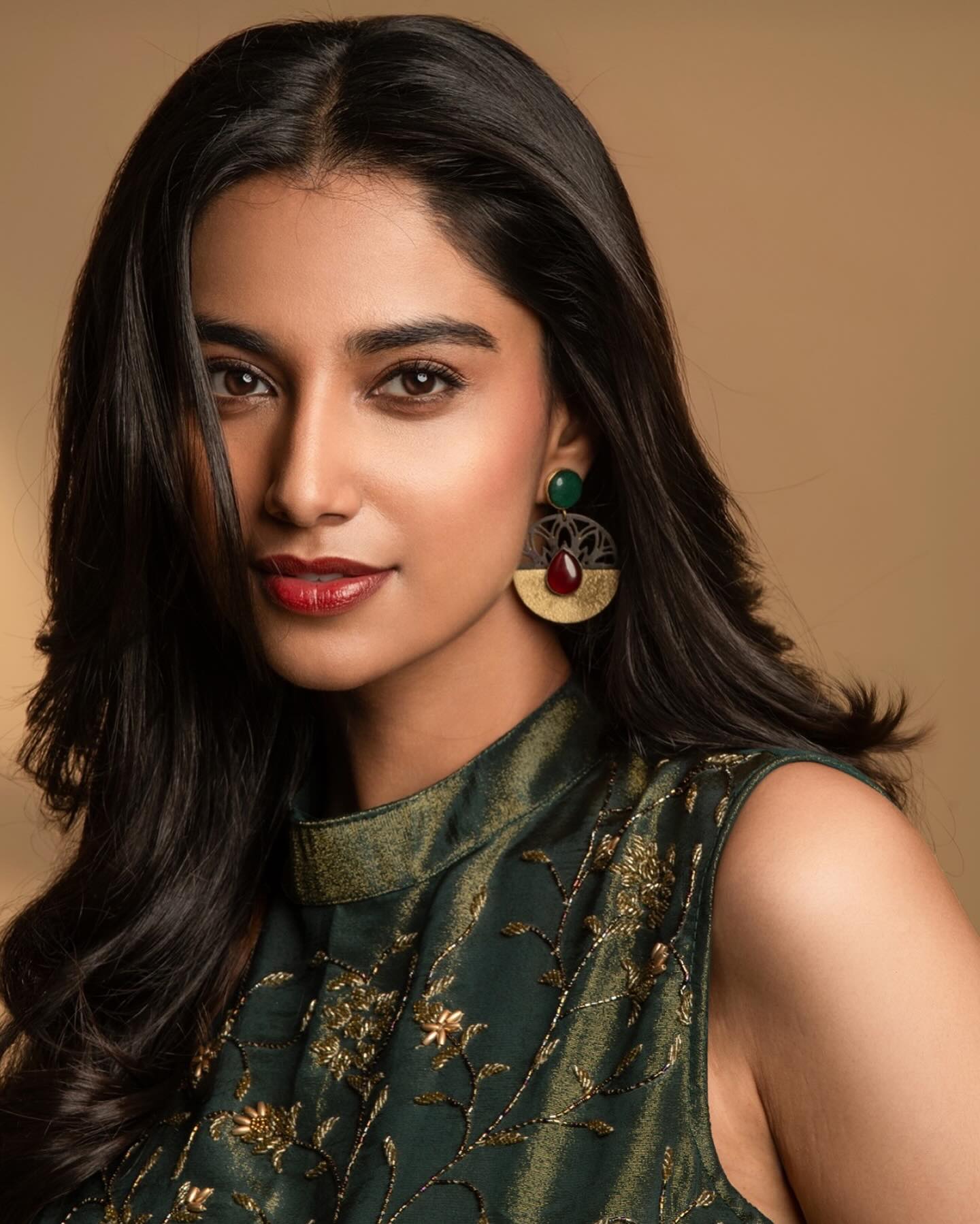 மீனாட்சி சௌத்ரி