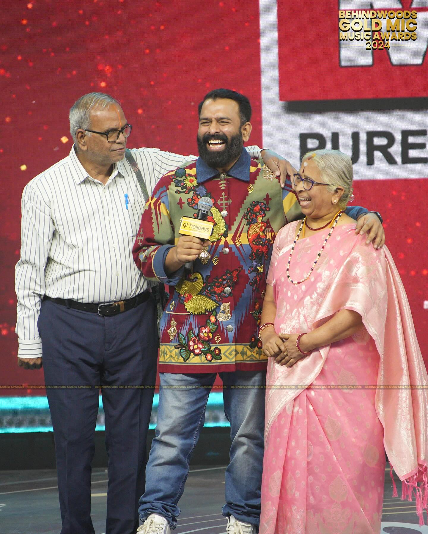 சந்தோஷ் நாராயணன்