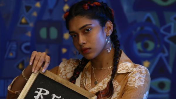 நட்சத்திரம் நகர்கிறது