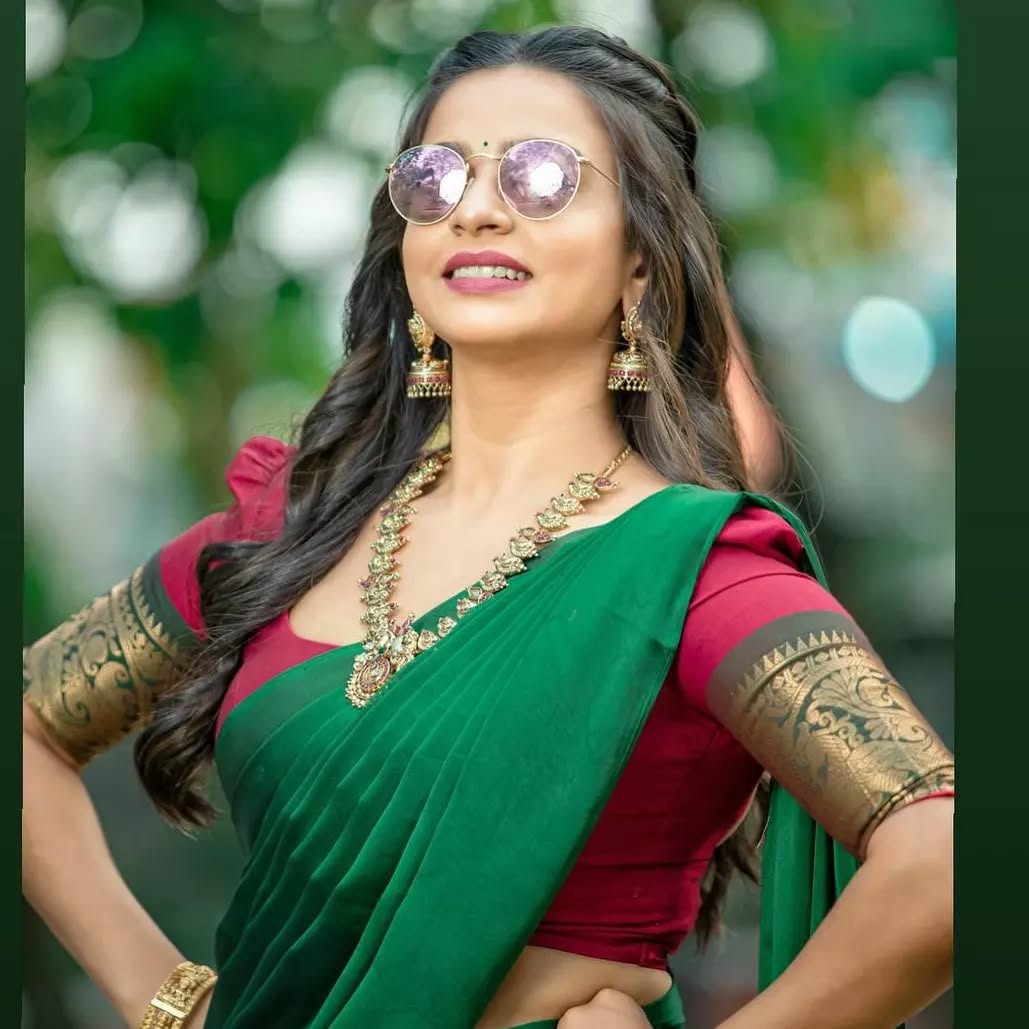 திவ்யா கணேஷ்