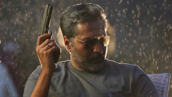 துருவங்கள் பதினாறு