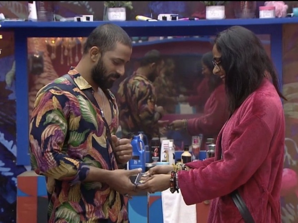 ಎದುರು ಬದುರಾದ ತನಿಷಾ-ಸಂಗೀತಾ: ದುಡ್ಡಿಗಾಗಿ ನೈತಿಕತೆ ಮರೆತ್ರಾ ಕಾರ್ತಿಕ್