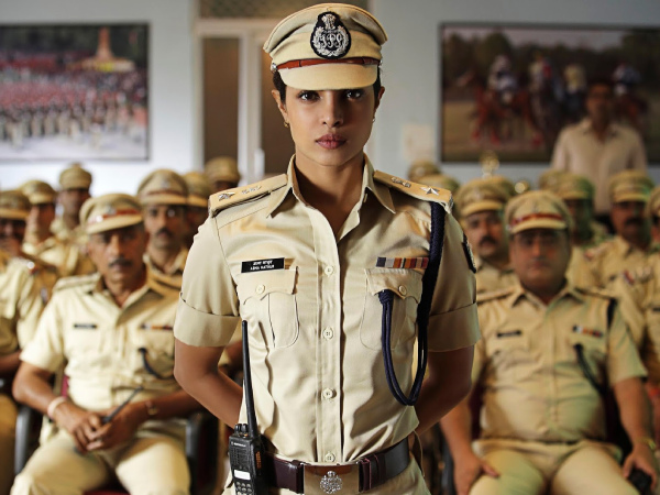 पुलिस के रोल में धमाका कर चुकी हैं ये बॉलीवुड हसीनाएं