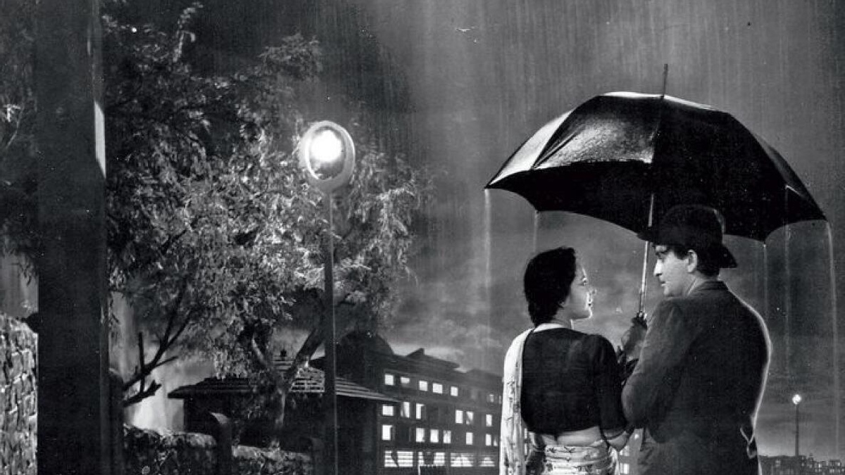 चाय की चुस्की और बारिश का मौसम, इन गानों के साथ बन जाएगा और भी खास