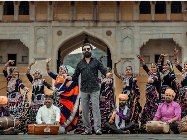ഇടവേളയ്ക്ക് ശേഷം വീണ്ടും ജനപ്രിയ നായകന്‍; വമ്പന്‍ ചിത്രങ്ങളുമായി ദിലീപ്‌