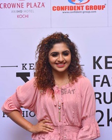 പാത്തു വെഡ്‌സ് ഫ്രീക്കന്‍