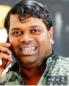 വരന്‍ സുന്ദരന്‍