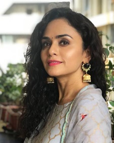 അമൃത ഖാന്‍വില്‍കര്‍