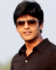 ஆனந்த் நக்