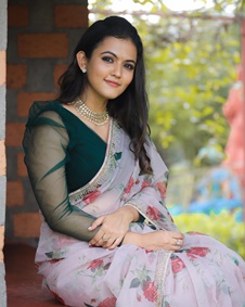 അപര്‍ണ ദാസ്