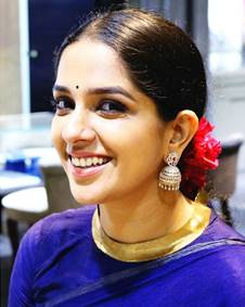 അപര്‍ണ നായര്‍