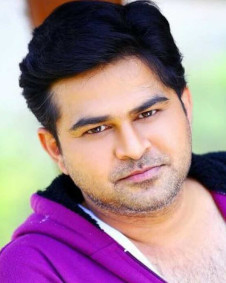 आविष्कार दरवेकर