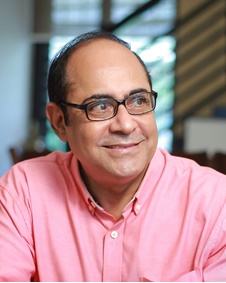 ദിനേശ് പണിക്കര്‍