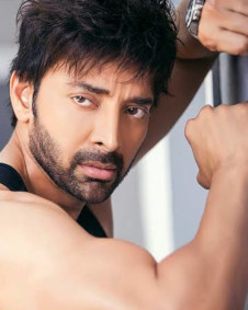 करण आनंद