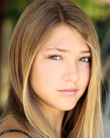 Lili Sepe - Photos, Videos, Birthday, Latest News, Height In Feet