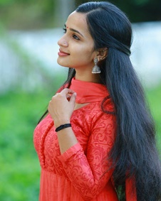 മാളവിക കൃഷ്ണദാസ്