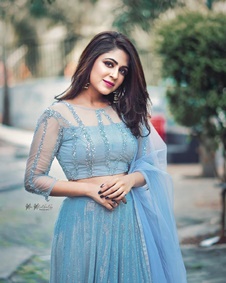 മാളവിക വെയില്‍സ്