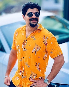 നവീന്‍ അറയ്ക്കല്‍