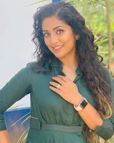 നവ്യ നായർ