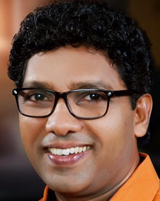 നിയാസ് ബക്കര്‍